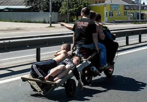 Bežný deň v Latrinistane